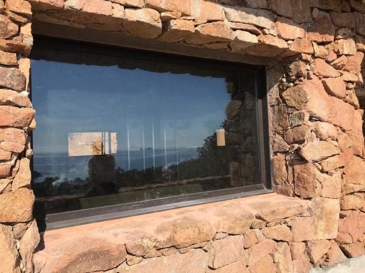 Fenêtre rectangulaire avec cadre en alu Porto-Vecchio