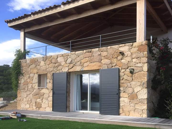 Volet battant sur mesure Porto-Vecchio