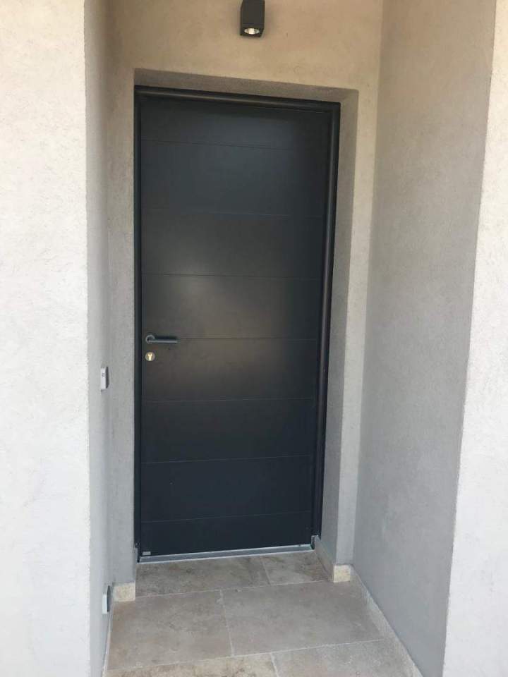 Installation de porte 'entrée Porto-Vecchio