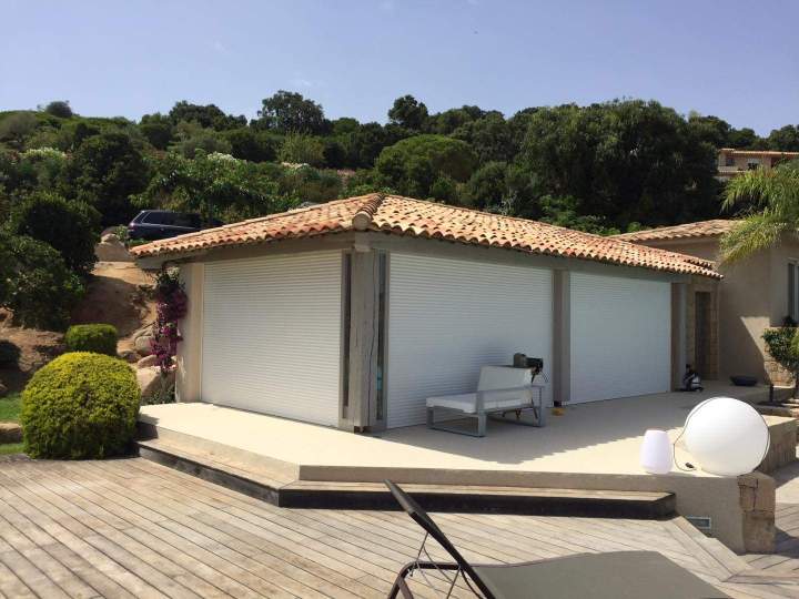 Extension terrasse avec ouverture en volet roulant blanc Porto-Cecchio