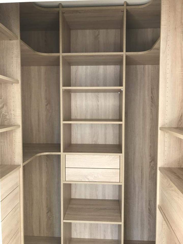 Conception de dressing en bois sur mesure Porto-Vecchio 