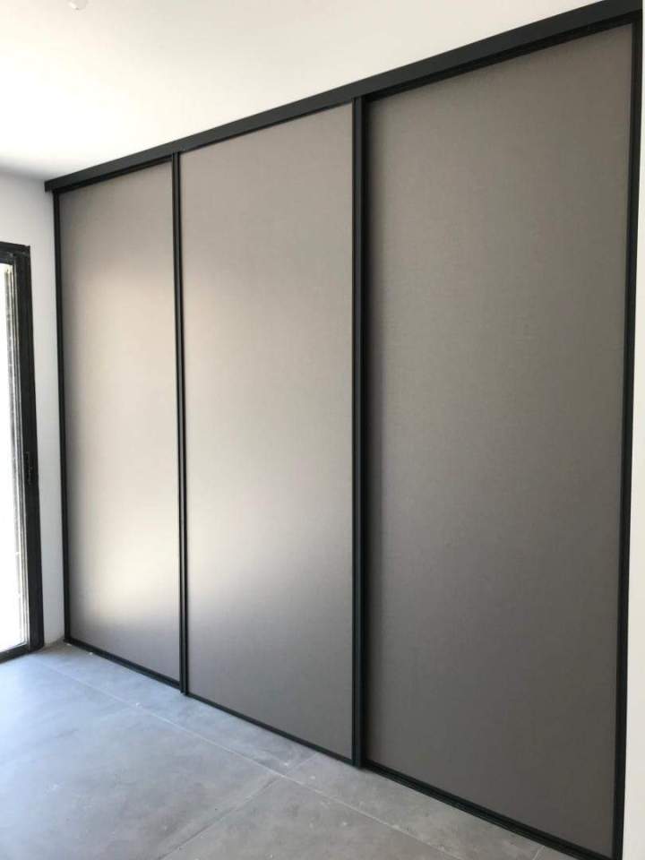 Conception de dressing avec portes coulissantes sur mesure Porto-Vecchio 
