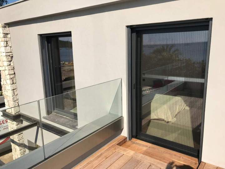 Installation de garde-corps en verre Porto-Vecchio