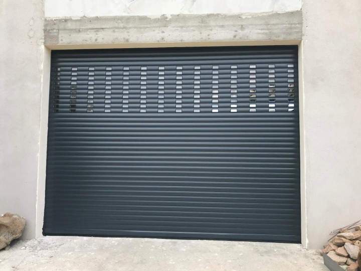 Porte de garage enroulable Porto-Vecchio