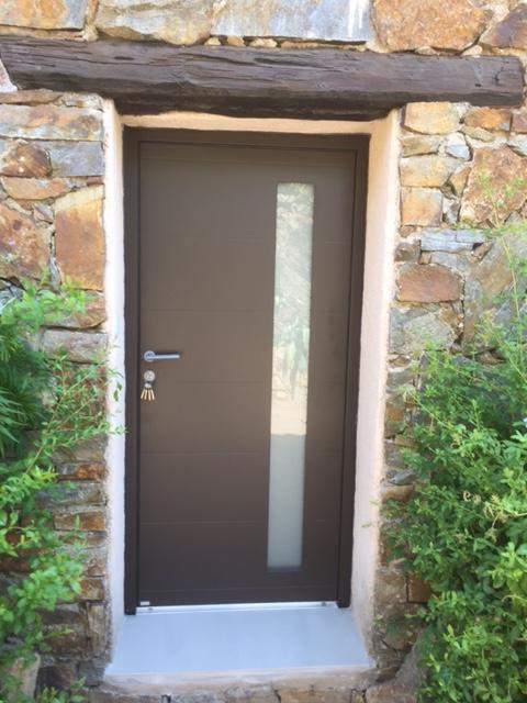 Porte d'entrée avec longue bande vitrée verticale Porto-Vecchio