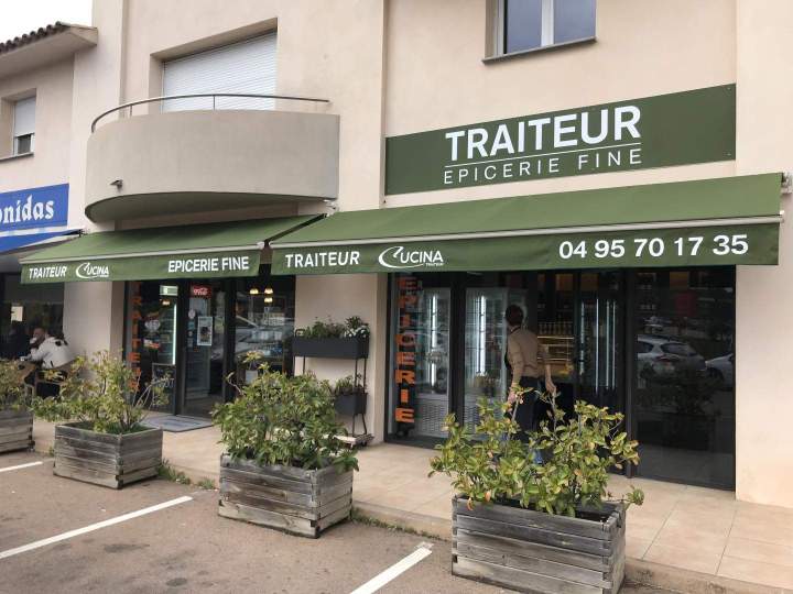 Fourniture et pose de store-banne Porto-Vecchio