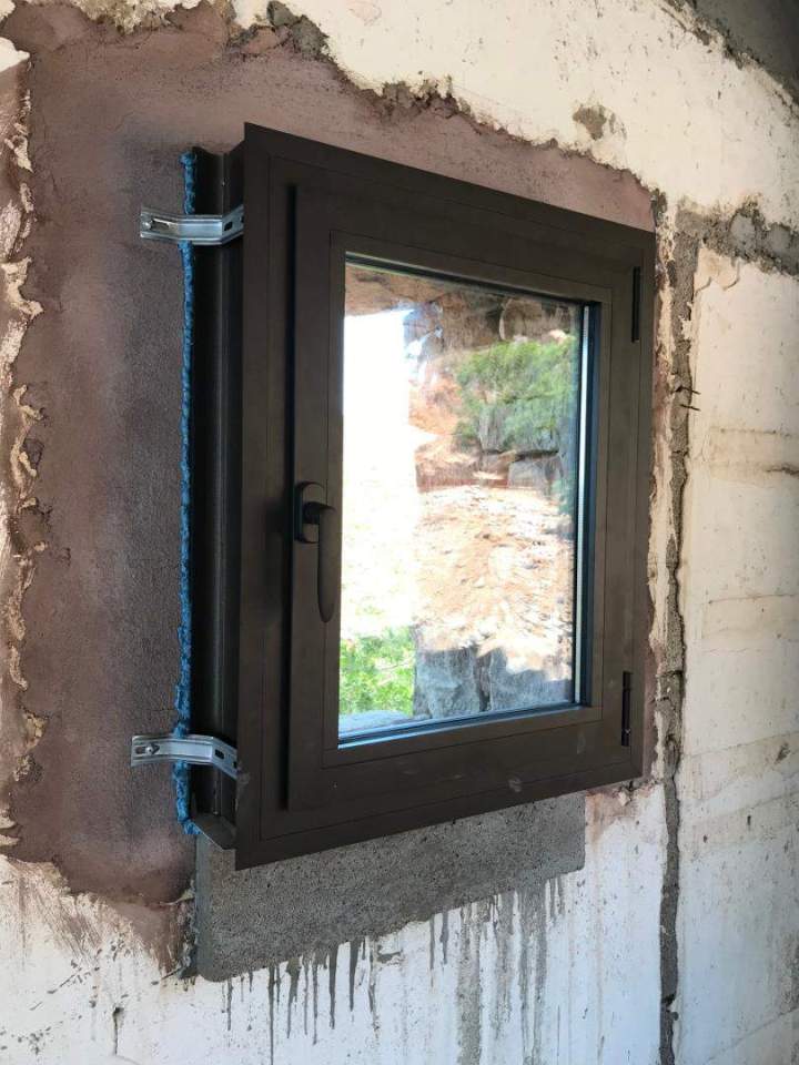 Ajout de fenêtre en PVC Porto-Vecchio