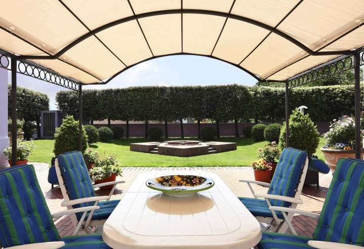 Pose de pergola sur mesure Porto-Vecchio
